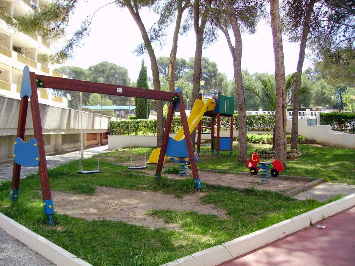 Cataluna Study Salou Bagian luar foto